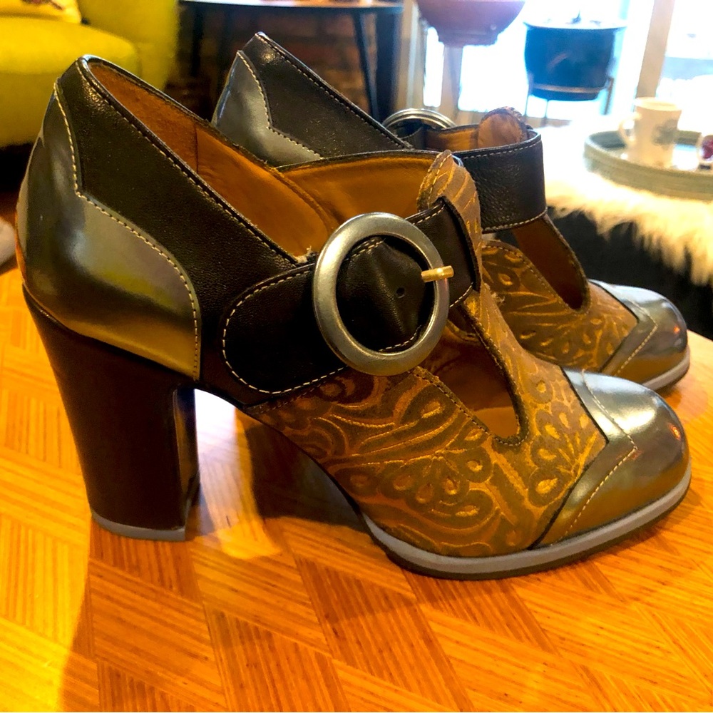 FLUEVOG shoes